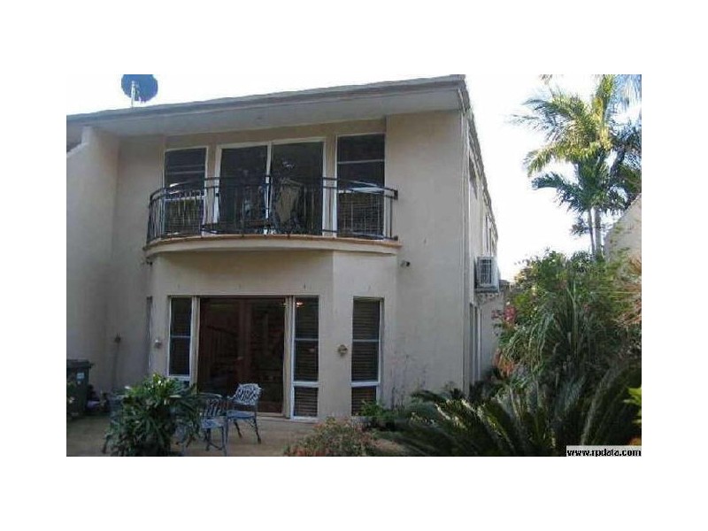 1/8 Vespa Crescent, Surfers Paradise QLD 4217