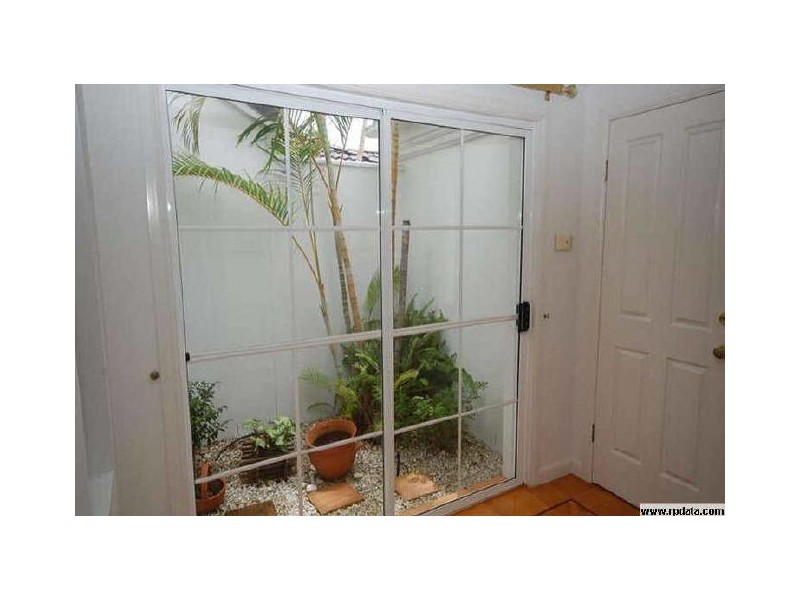 8/70 MARBELLA DRIVE, Benowa QLD 4217