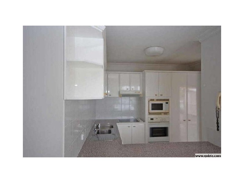 8/70 MARBELLA DRIVE, Benowa QLD 4217