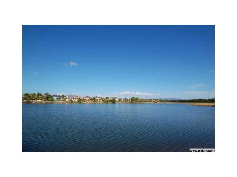 8/70 MARBELLA DRIVE, Benowa QLD 4217