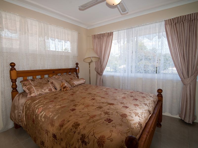 146 Heeb Street, Benowa QLD 4217