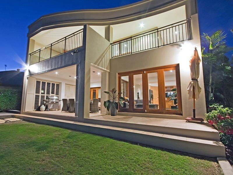 13 La Spezia Court, Isle Of Capri QLD 4217