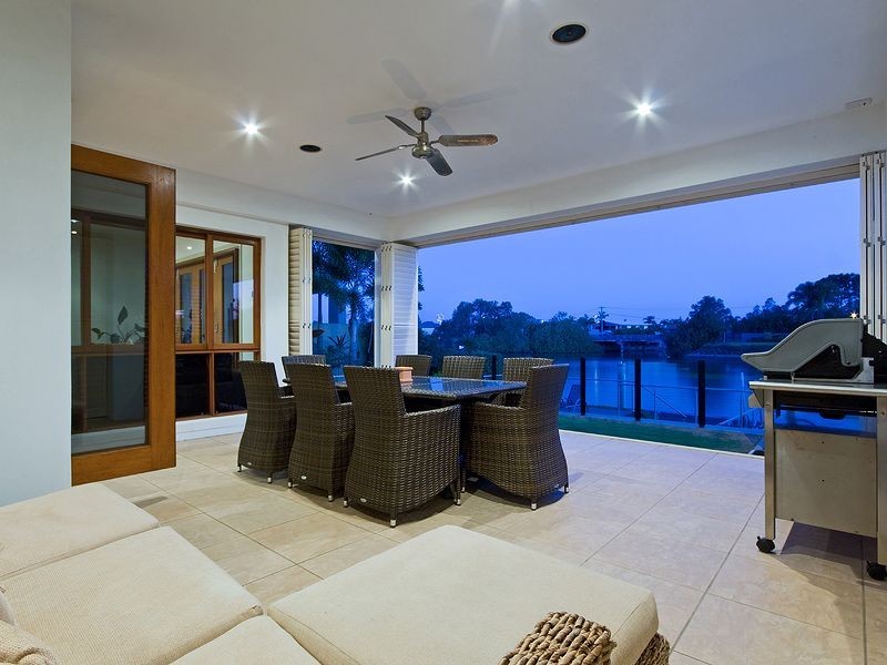 13 La Spezia Court, Isle Of Capri QLD 4217