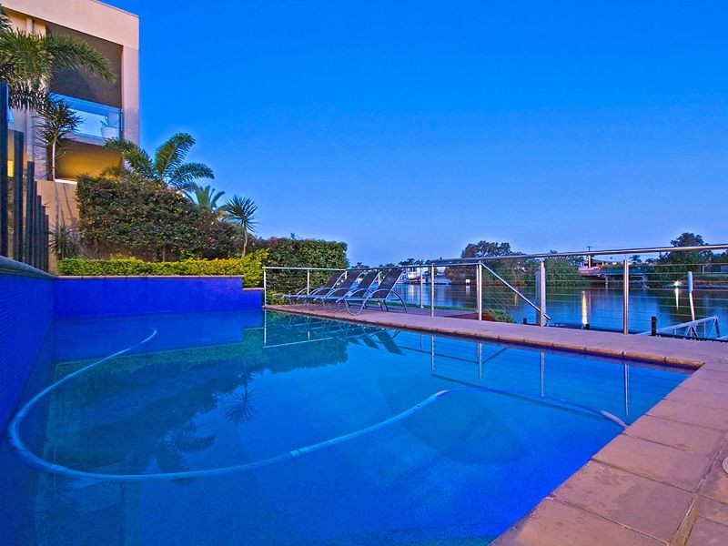 13 La Spezia Court, Isle Of Capri QLD 4217