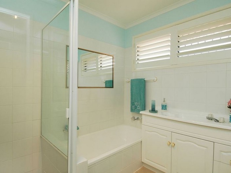 12 Aldrin Avenue, Benowa QLD 4217