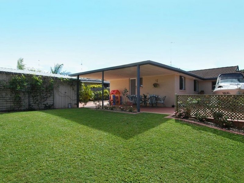 12 Aldrin Avenue, Benowa QLD 4217