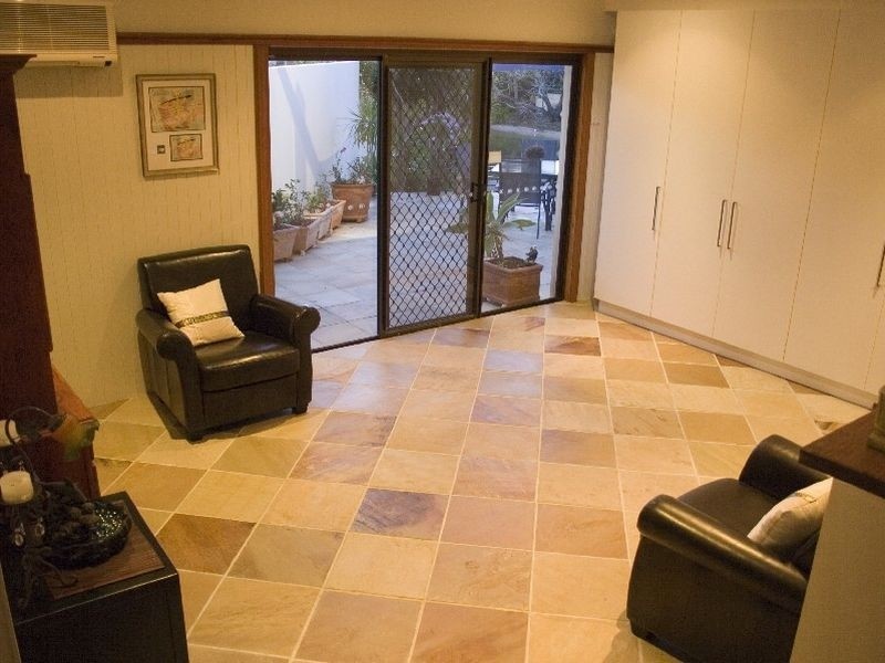 Broadbeach Waters QLD 4218