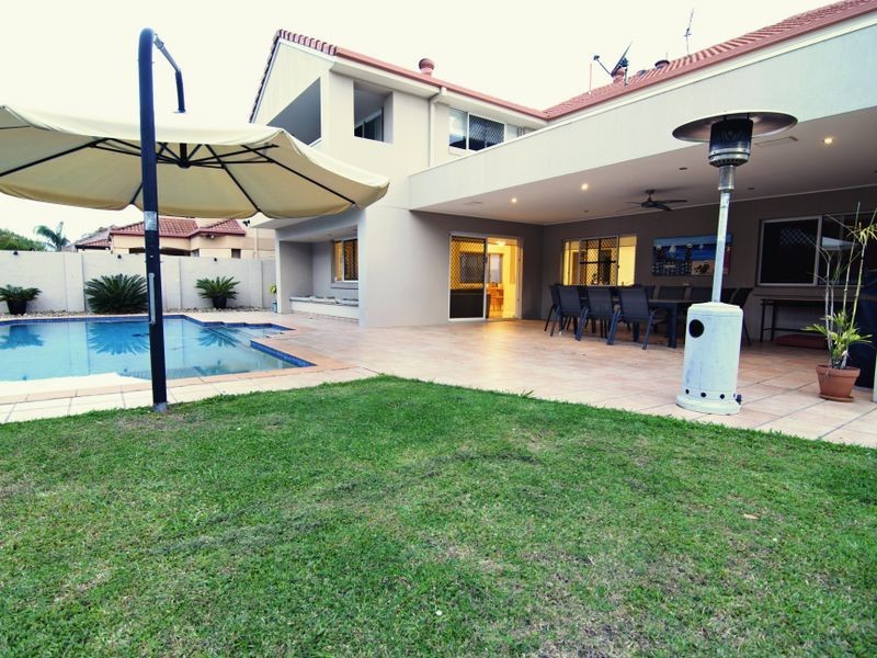 4 Meadowlake Drive, Carrara QLD 4211