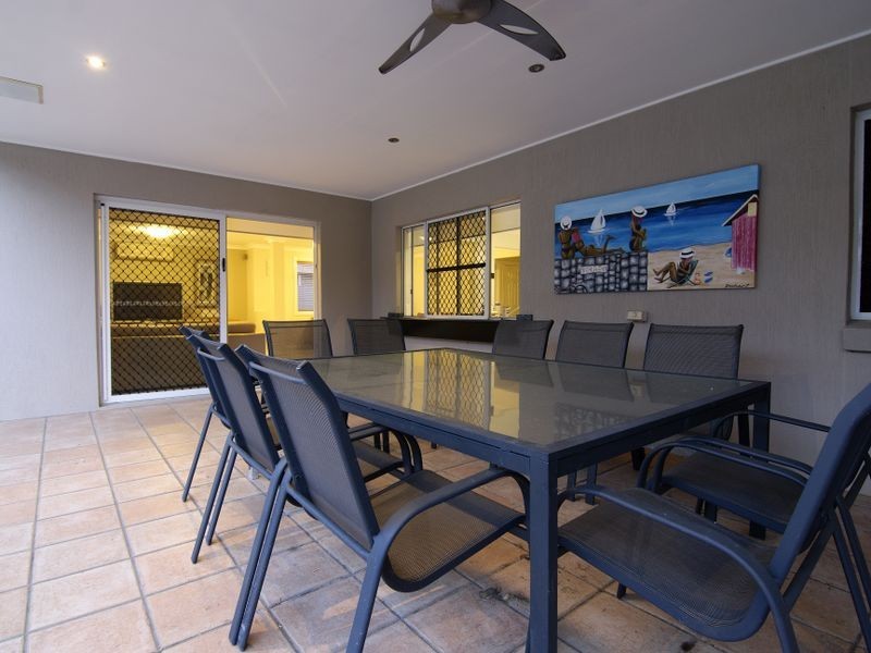 4 Meadowlake Drive, Carrara QLD 4211