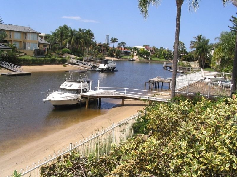 26 Kincardine Drive, Benowa QLD 4217