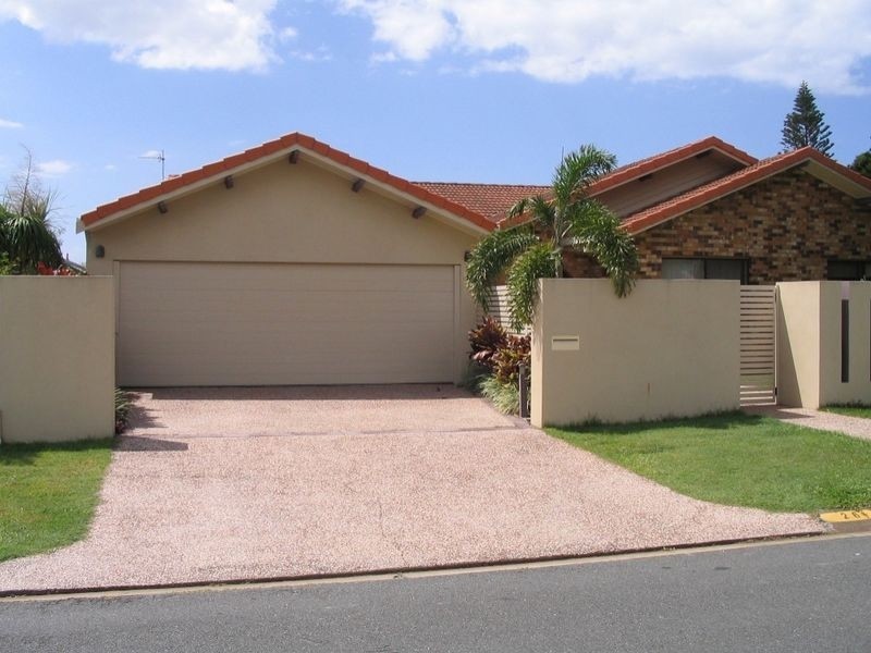 26 Kincardine Drive, Benowa QLD 4217