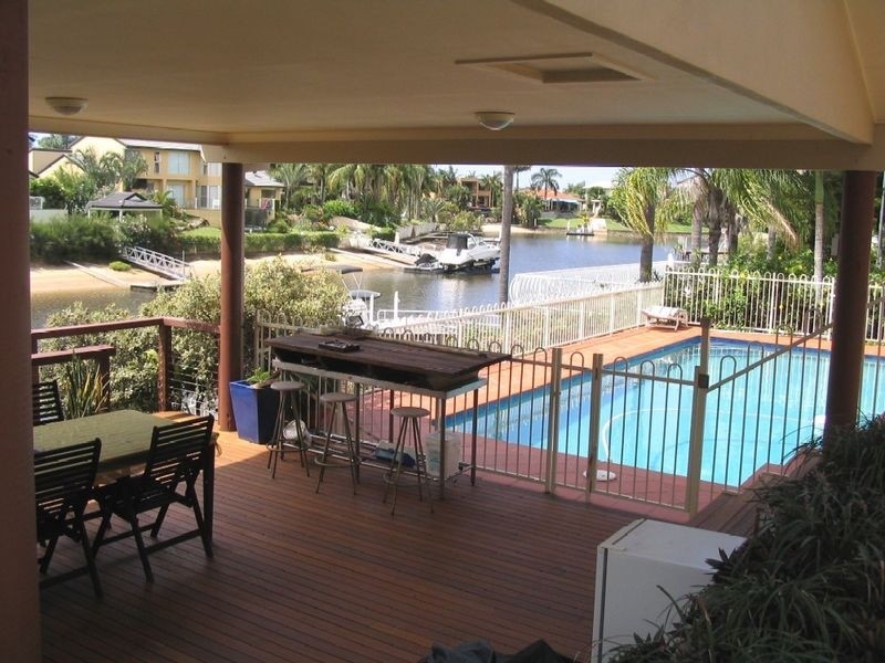 26 Kincardine Drive, Benowa QLD 4217