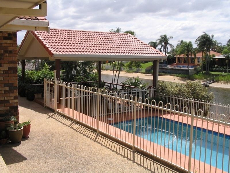 26 Kincardine Drive, Benowa QLD 4217