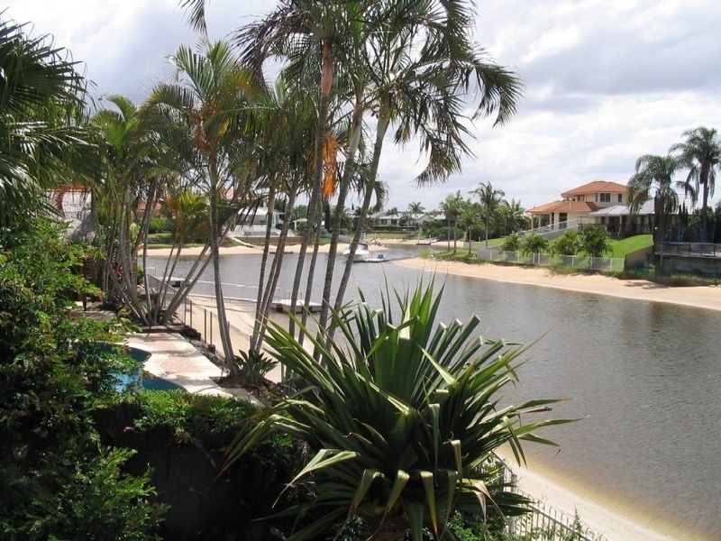 26 Kincardine Drive, Benowa QLD 4217