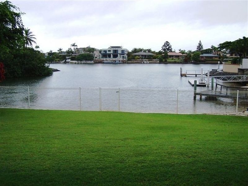 Isle Of Capri QLD 4217