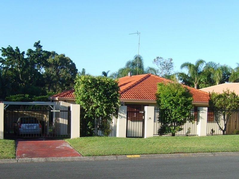 17 Whitian Drive, Carrara QLD 4211