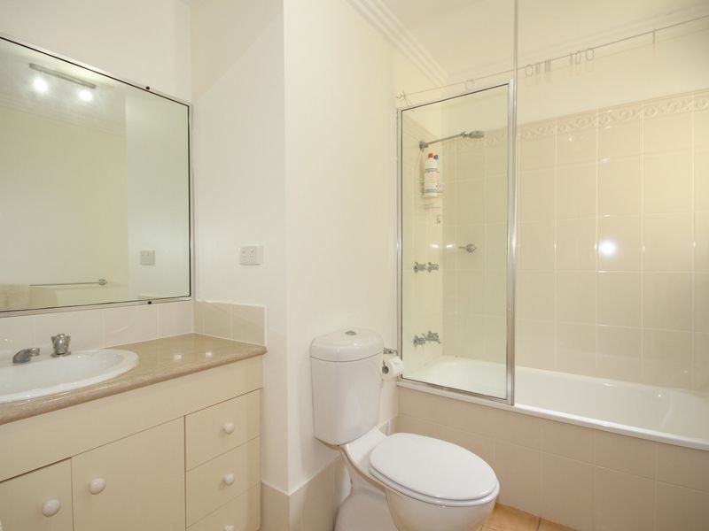 1/3 Bradford Street, Labrador QLD 4215