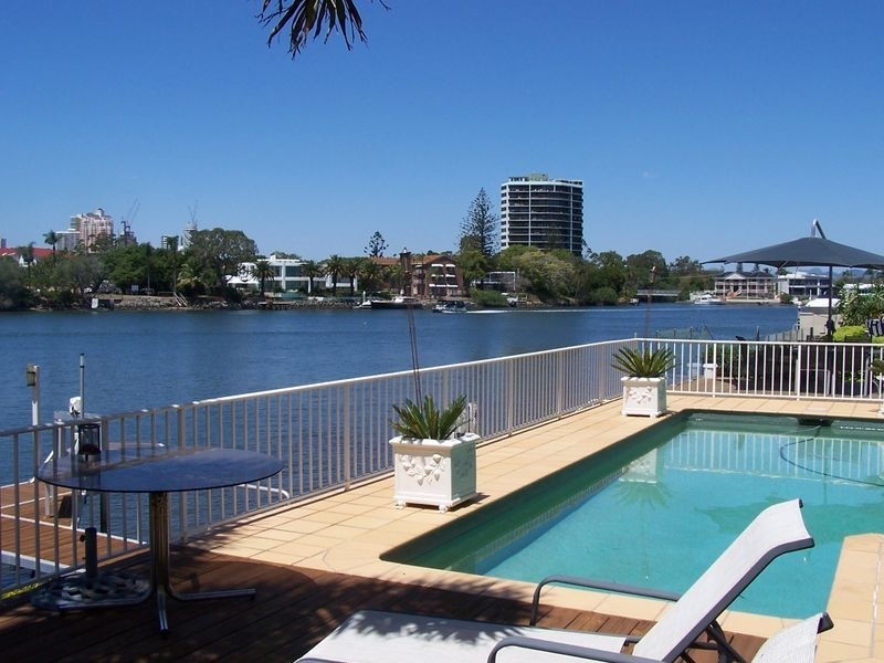 Isle Of Capri QLD 4217