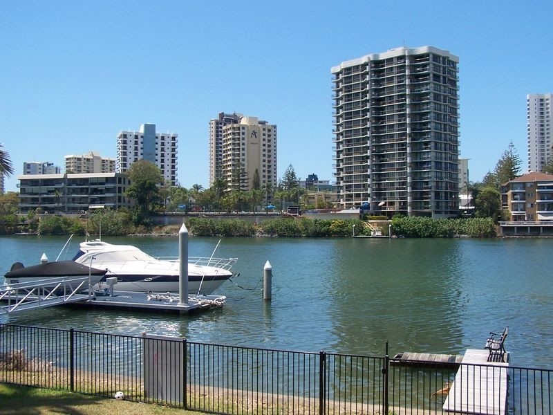 Isle Of Capri QLD 4217