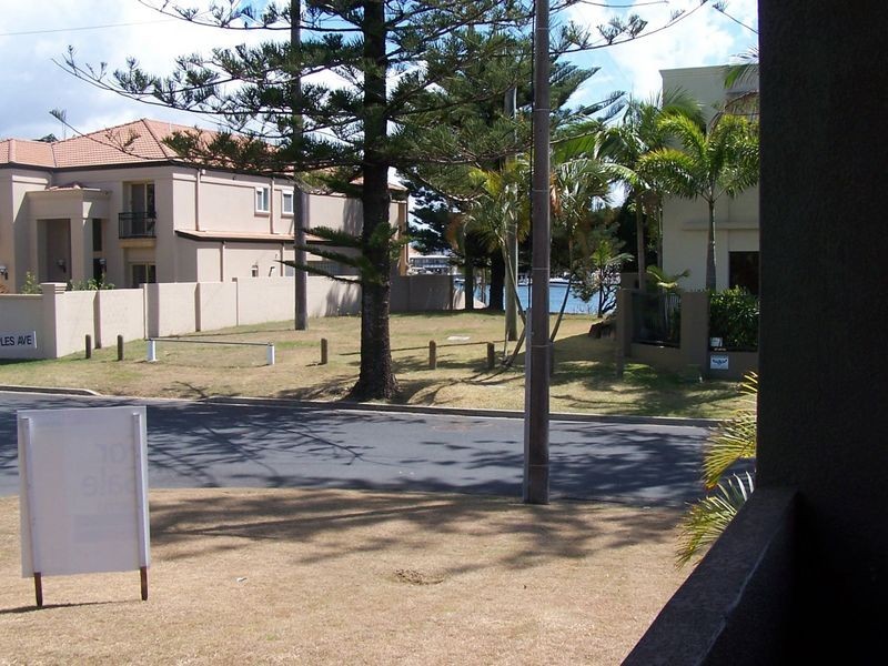 Isle Of Capri QLD 4217