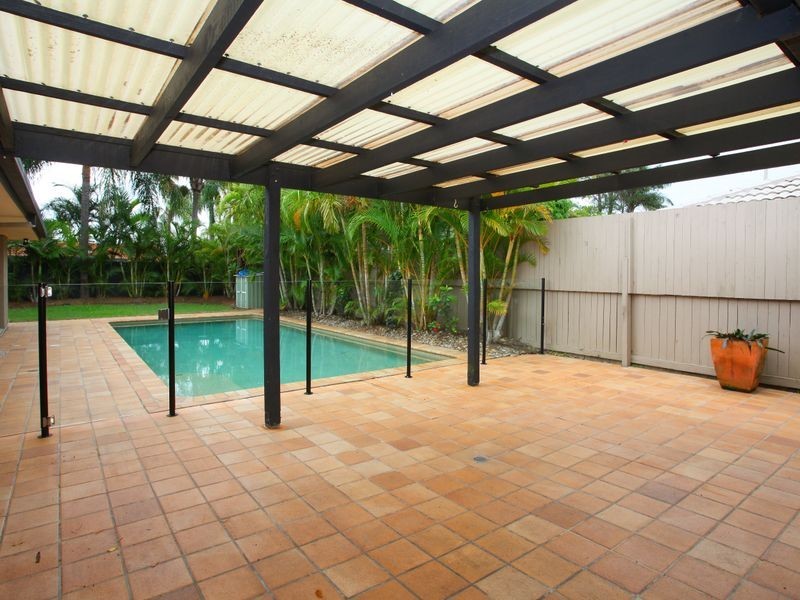 25 McIlwraith Avenue, Sorrento QLD 4217