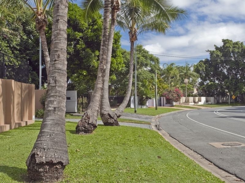 Broadbeach Waters QLD 4218