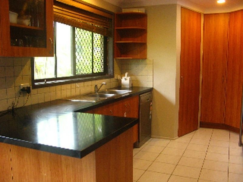 25 McIlwraith Avenue, Sorrento QLD 4217