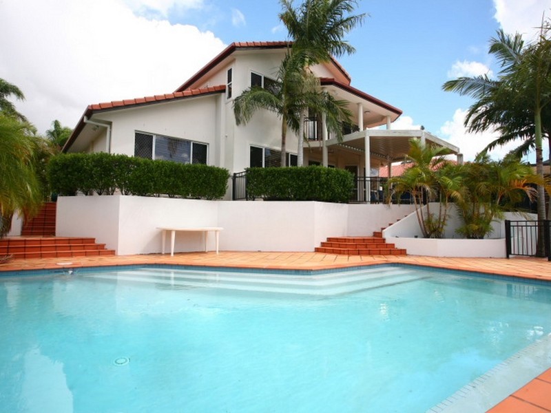 7 Argyle Crescent, Sorrento QLD 4217