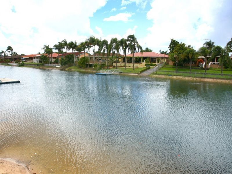 7 Argyle Crescent, Sorrento QLD 4217