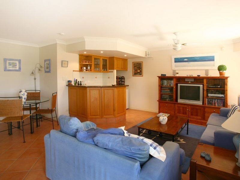 7 Argyle Crescent, Sorrento QLD 4217