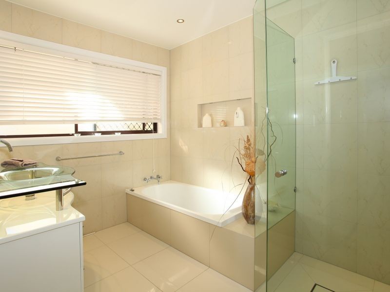 115 Campbell Street, Sorrento QLD 4217