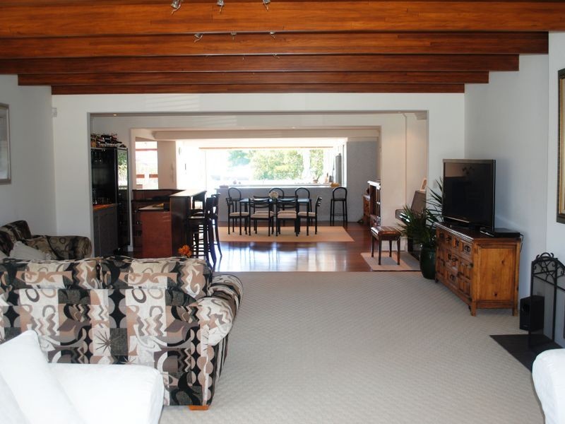 38 Gibraltar Drive, Isle Of Capri QLD 4217