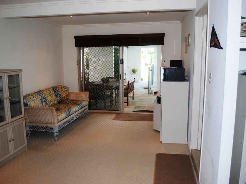 38 Gibraltar Drive, Isle Of Capri QLD 4217