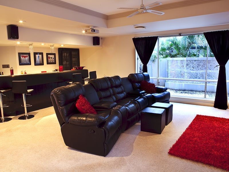 3 Chantilly Close, Benowa Waters QLD 4217