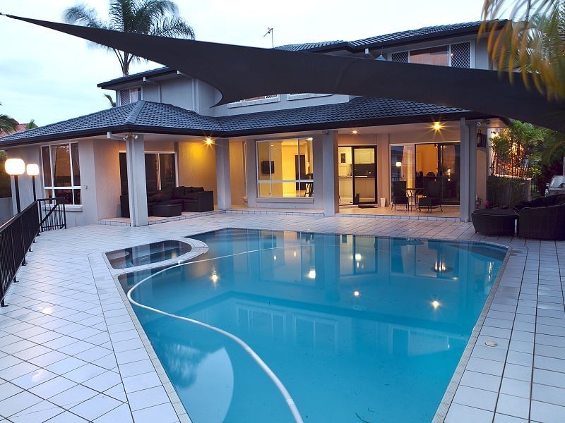 3 Chantilly Close, Benowa Waters QLD 4217