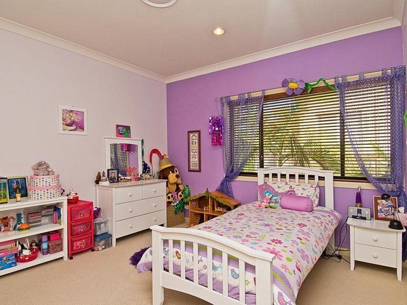 68 Edinburgh Road, Benowa QLD 4217