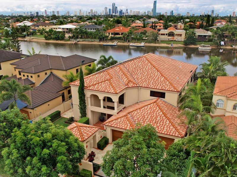 68 Edinburgh Road, Benowa QLD 4217