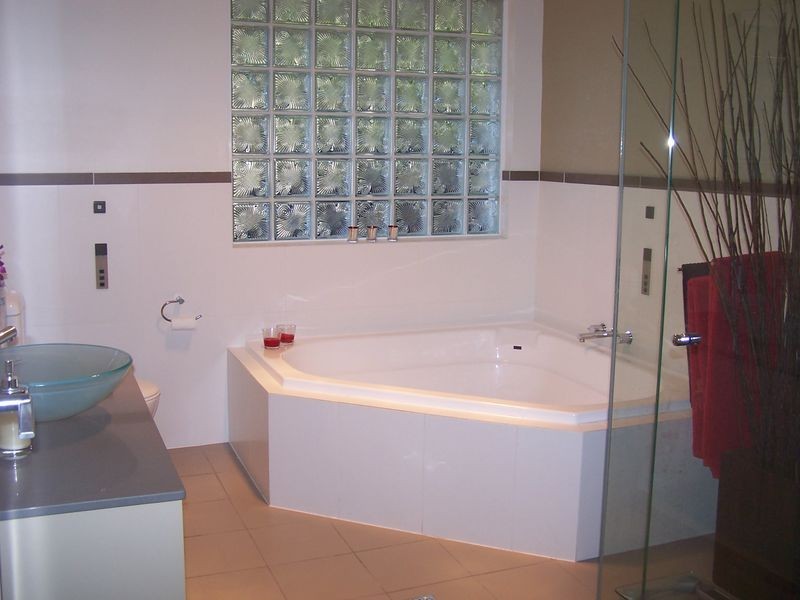 35 Amalfi Drive, Isle Of Capri QLD 4217