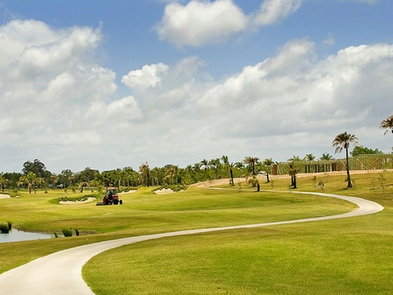 2272 Banksia Lakes Drive, Sanctuary Cove QLD 4212