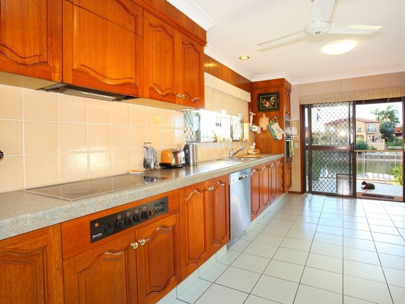 13 Wombat Court, Benowa QLD 4217