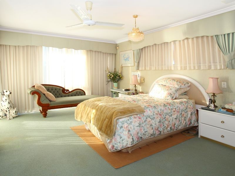 13 Wombat Court, Benowa QLD 4217