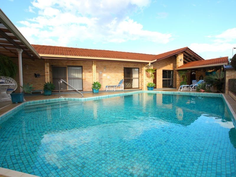 13 Wombat Court, Benowa QLD 4217