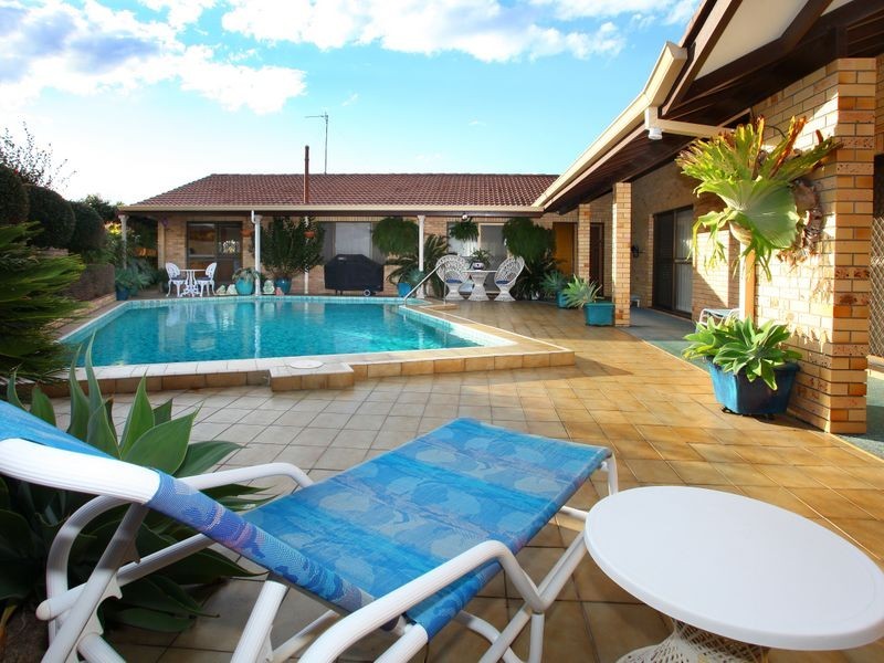 13 Wombat Court, Benowa QLD 4217