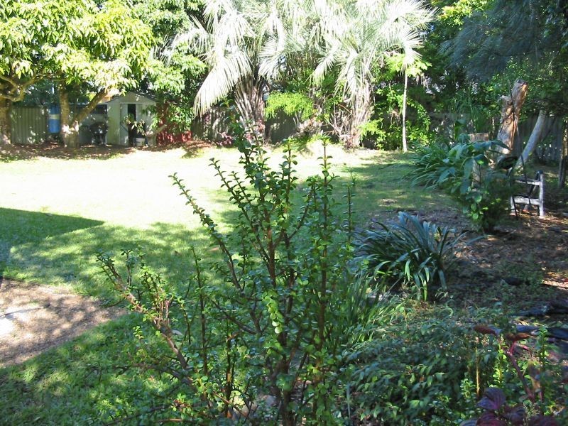 9 McIlwraith Avenue, Sorrento QLD 4217