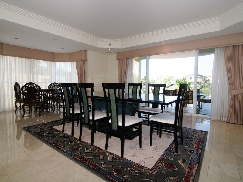 112 The Point Surfers Waters Cotlew St, Southport QLD 4215
