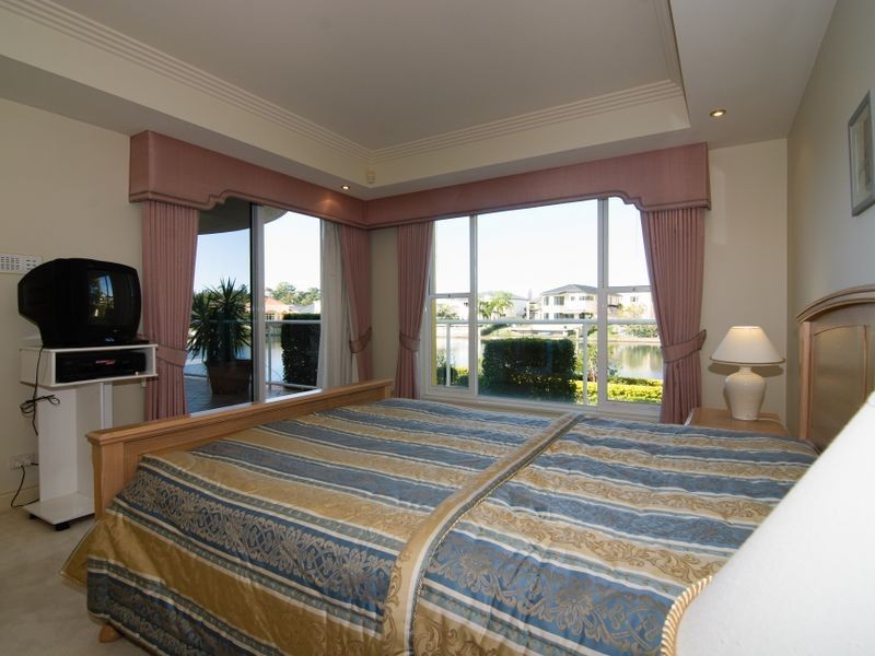 112 The Point Surfers Waters Cotlew St, Southport QLD 4215