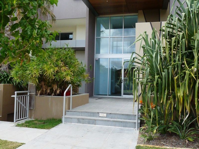 46/47 Darrambal Street, Surfers Paradise QLD 4217