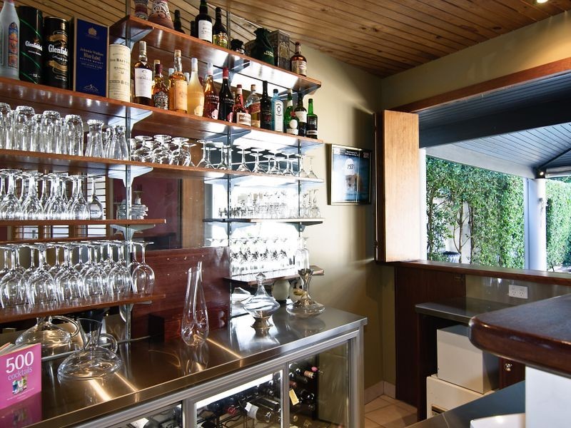 27 Kincardine Drive, Benowa Waters QLD 4217