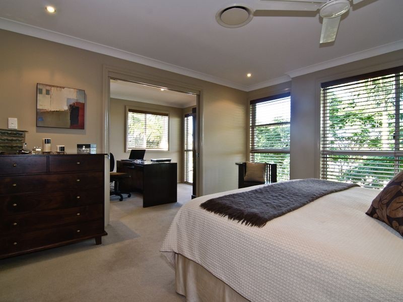 27 Kincardine Drive, Benowa Waters QLD 4217