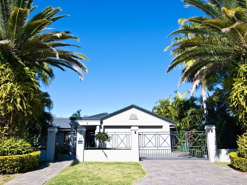 27 Kincardine Drive, Benowa Waters QLD 4217